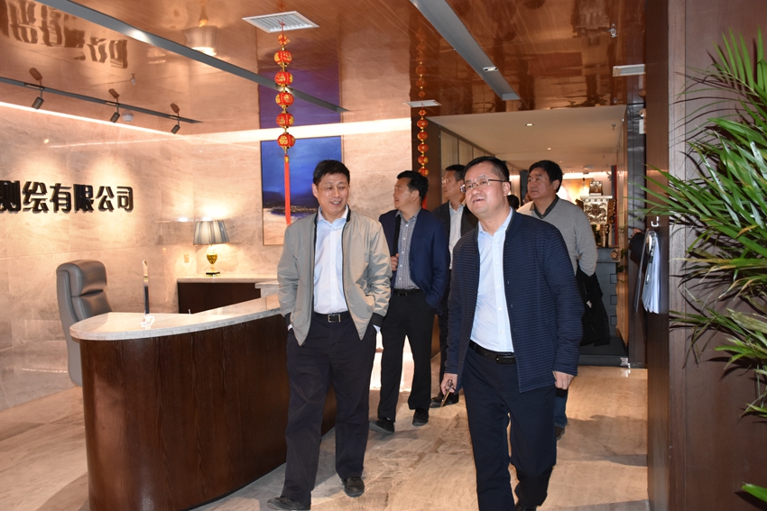 中國農(nóng)業(yè)大學郝晉民教授、朱道林教授、甘肅省測繪局苗天寶副局長、甘肅省土地整理中心何瑞東主任等領(lǐng)導一行蒞臨公司指導工作
